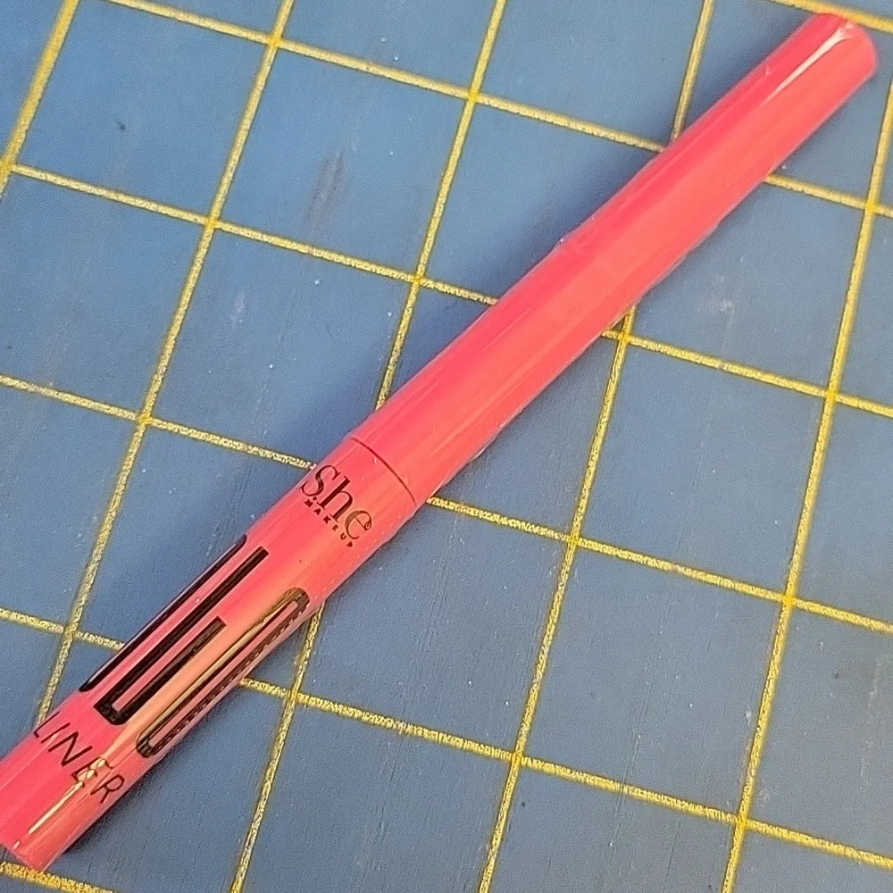 She Beauty Liquid Color Eyeliner Pencil 3.4g New Sealed -  Pink